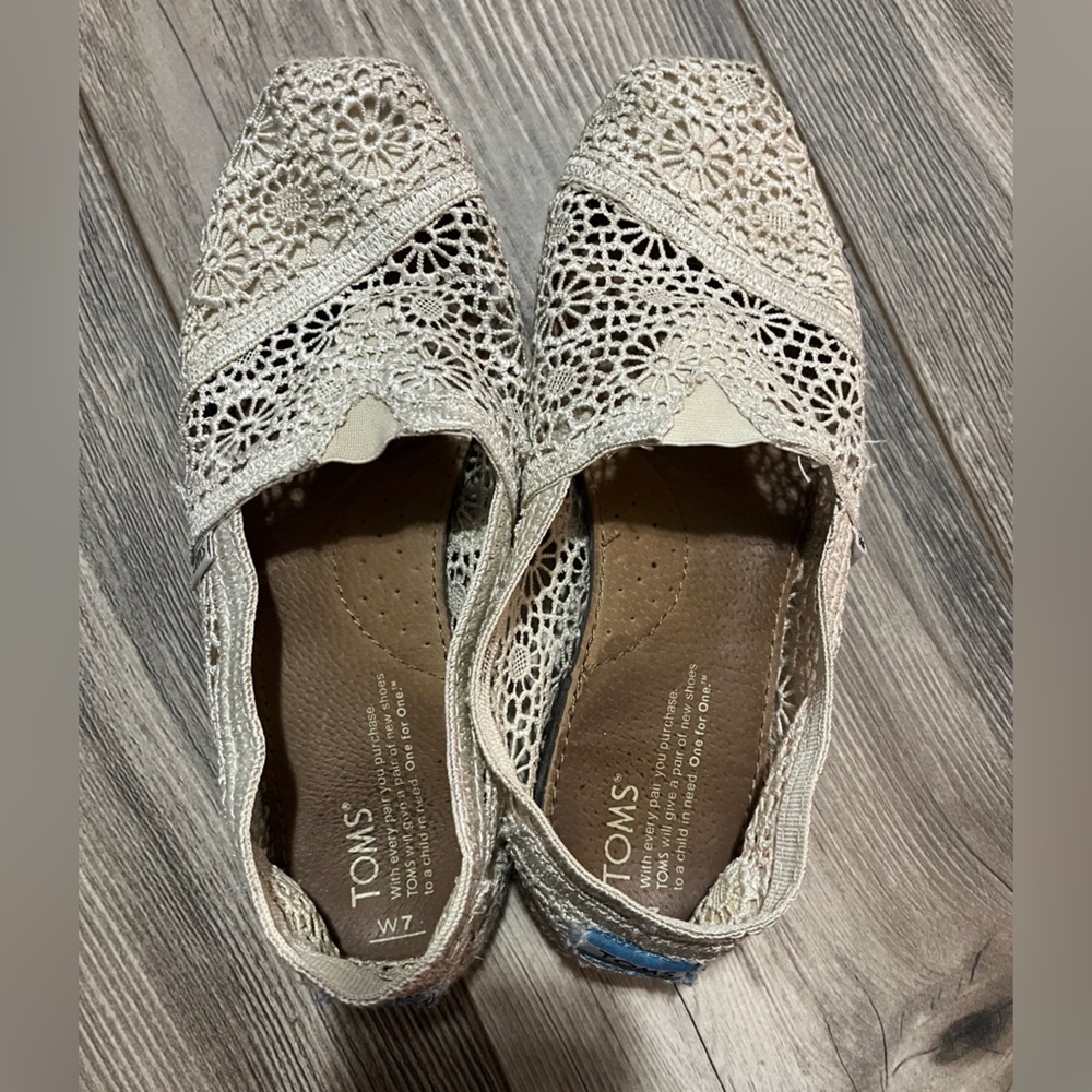 TOMS Women's Lace Slip-On Flats - Cream